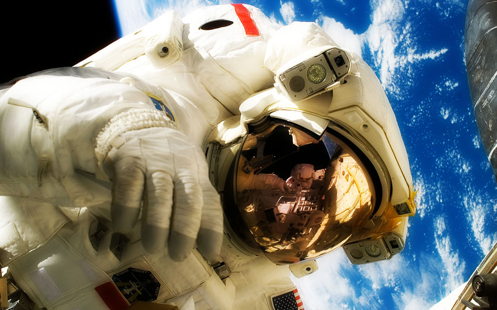 アストロノーカとは